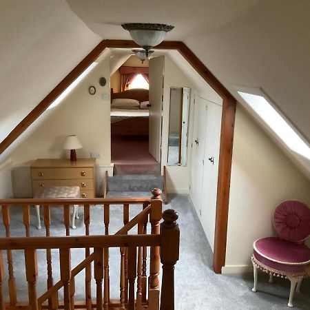 Three-Bedroom Old Cottage Free Parking Инвернес Екстериор снимка