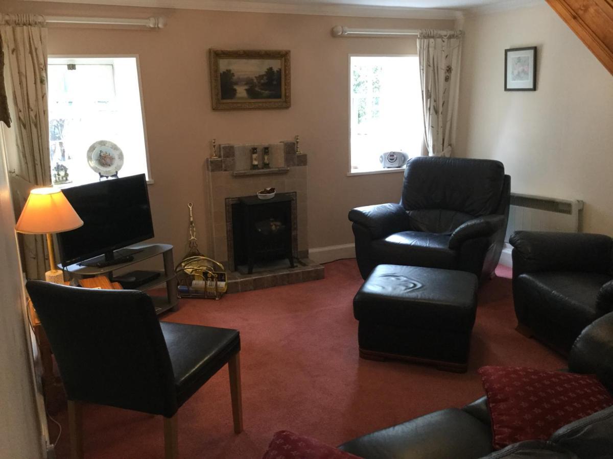 Three-Bedroom Old Cottage Free Parking Инвернес Екстериор снимка