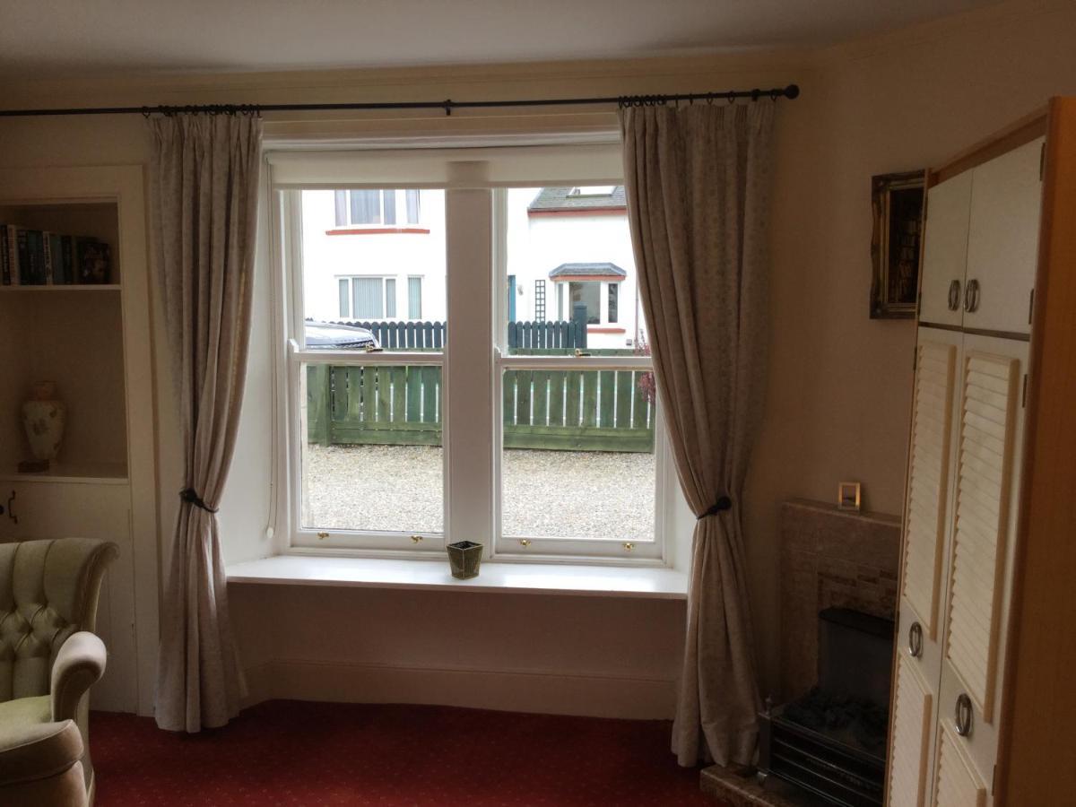 Three-Bedroom Old Cottage Free Parking Инвернес Екстериор снимка