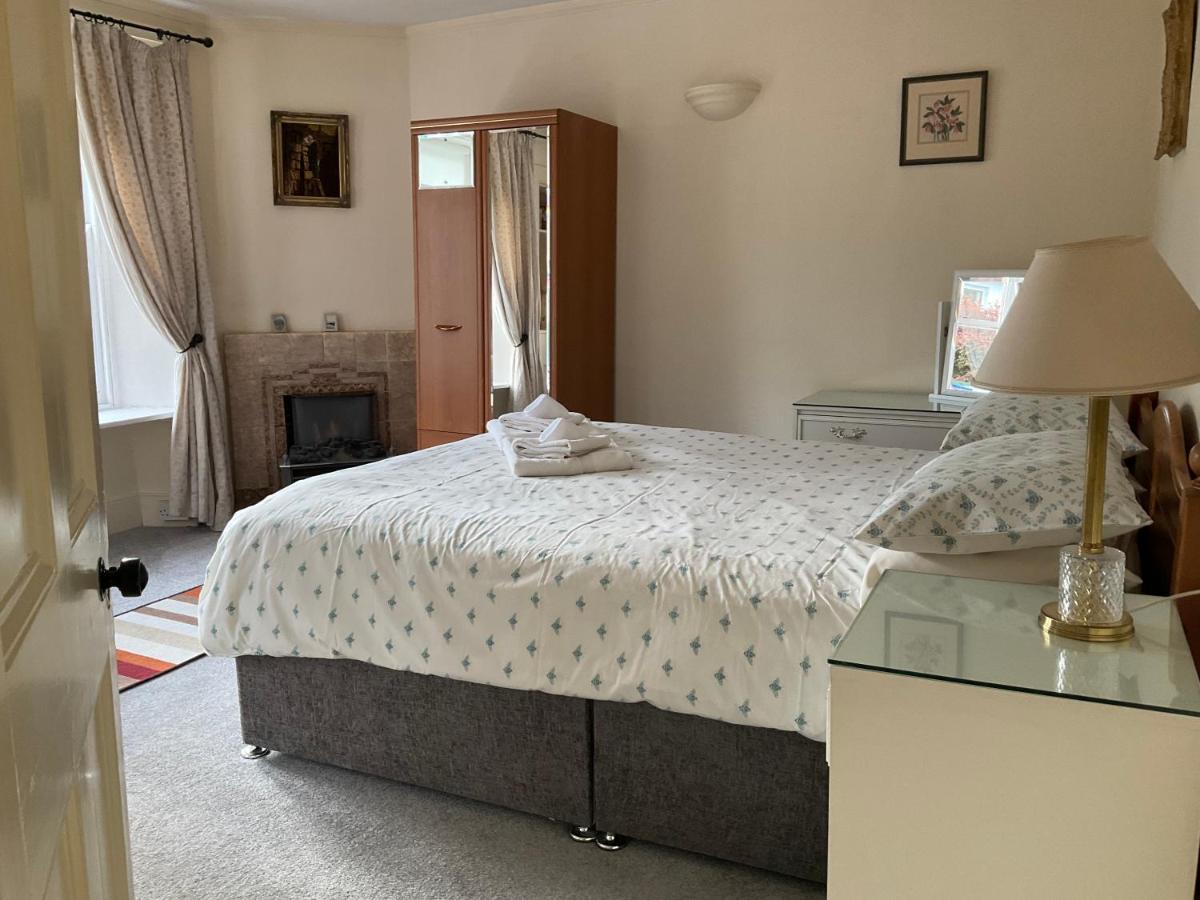 Three-Bedroom Old Cottage Free Parking Инвернес Екстериор снимка